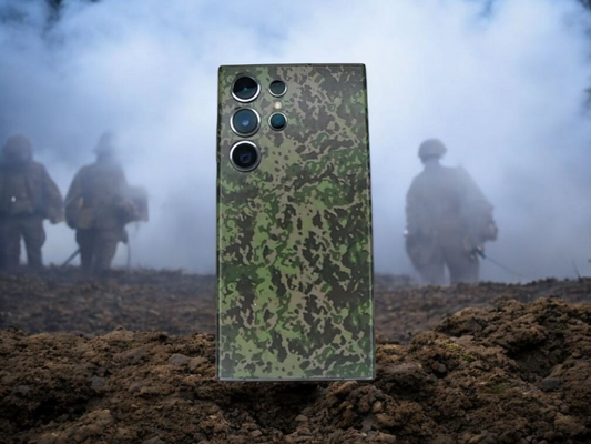 Arctic Shield BackSkin maastokuosilla (M05)