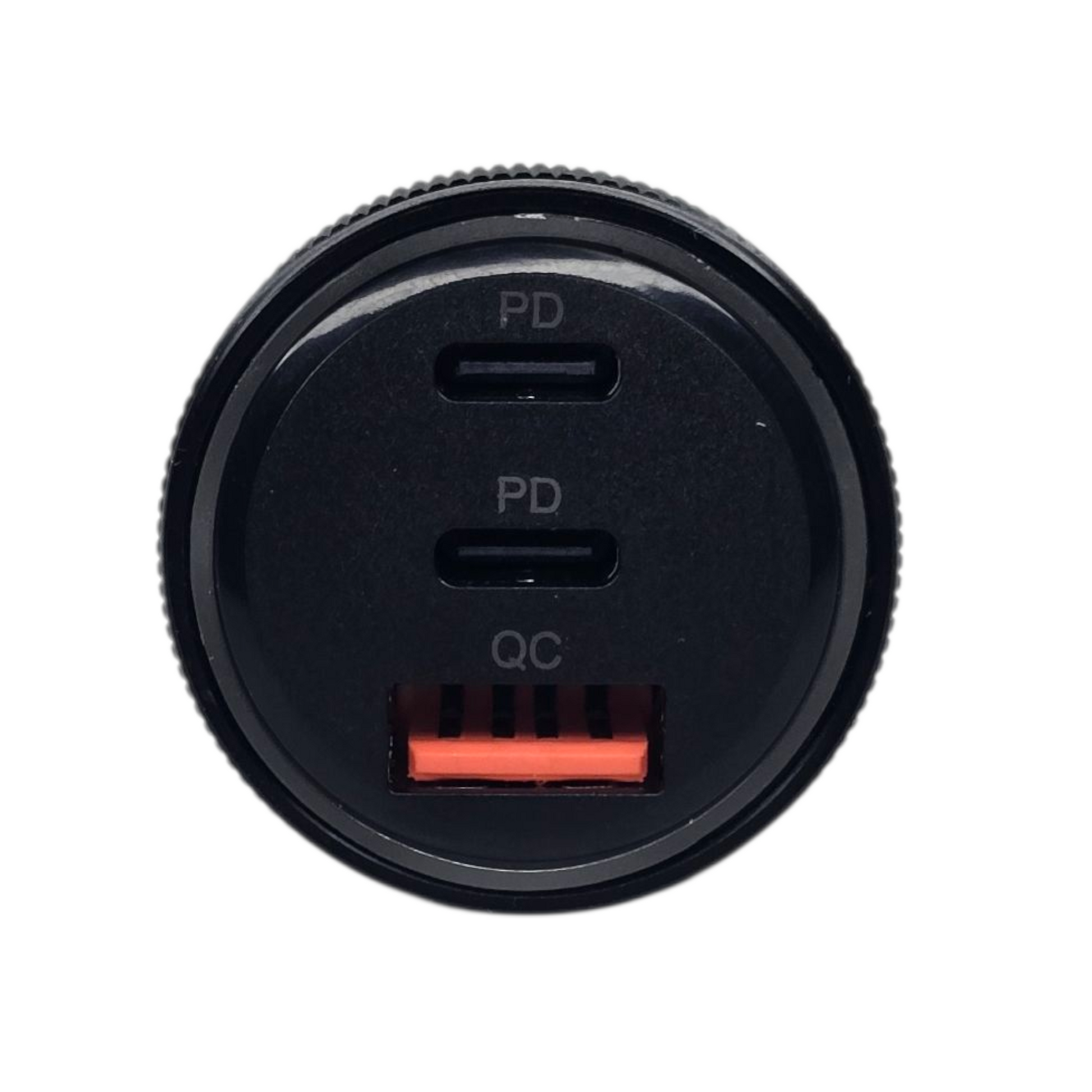 3-porttinen autolaturi USB-C ja QC – edestä kuvattuna