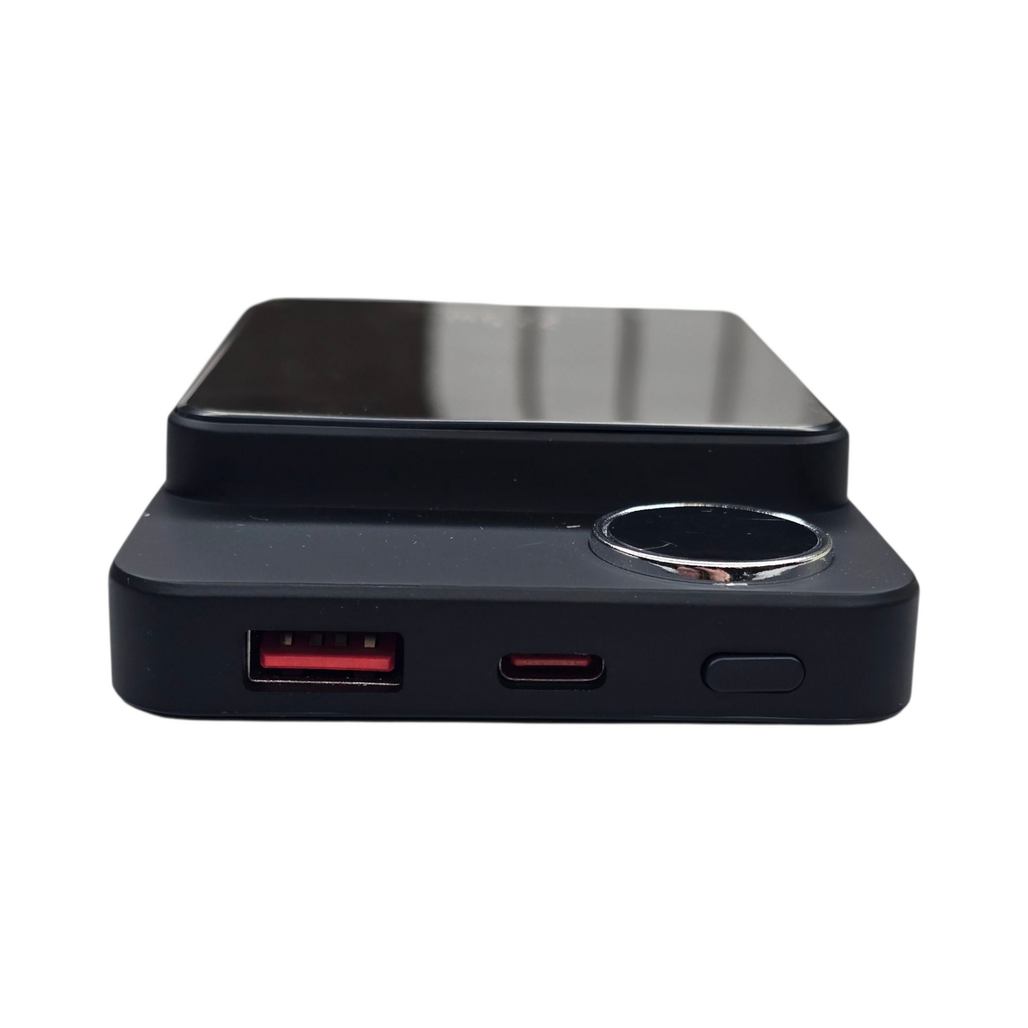 Power bank USB ja Type-C latausportit