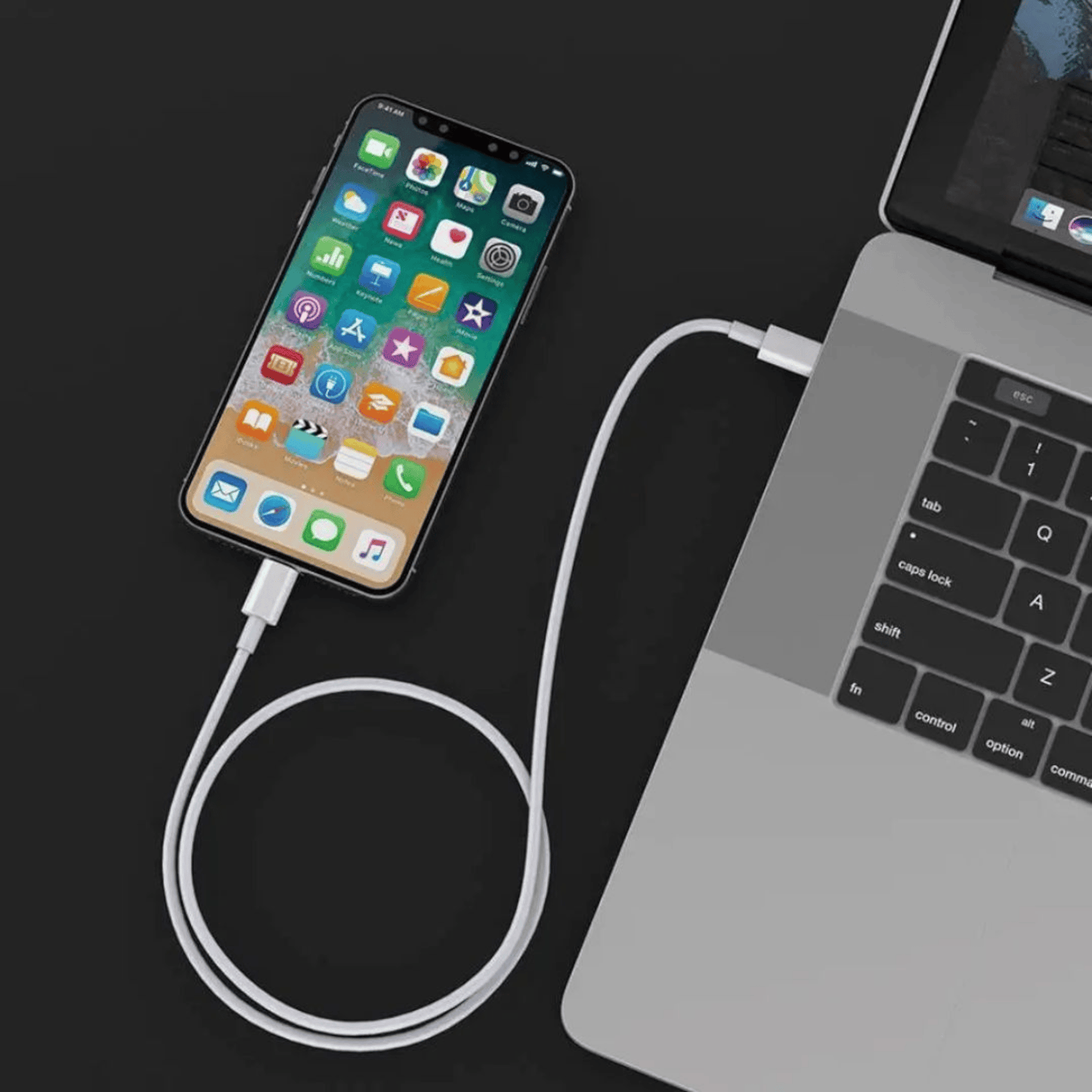 MFi-sertifioitu USB-C to Lightning johto Applen laitteille