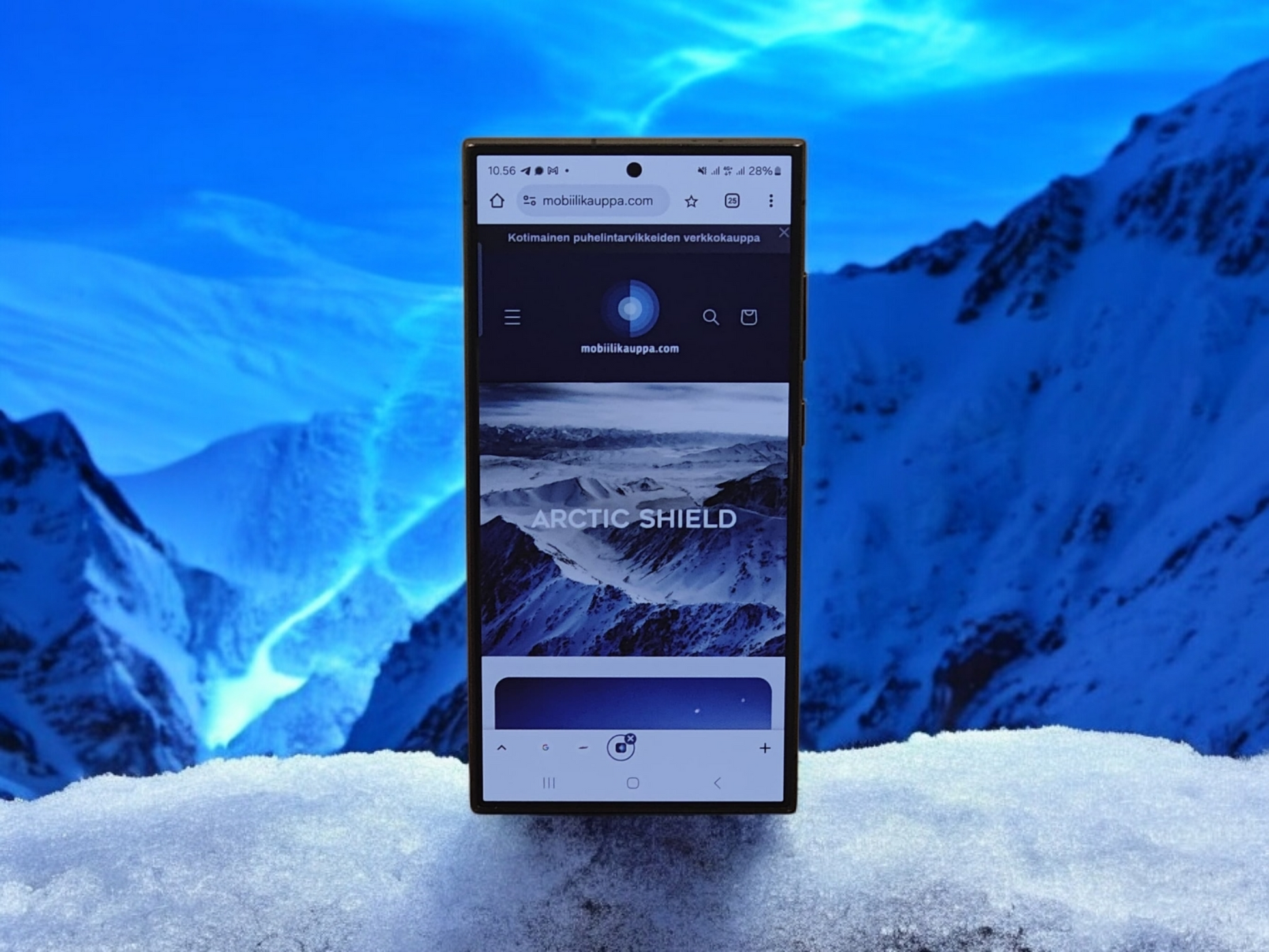 OnePlus 7T Pro Ultra panssarikalvo puhelimessa ulkokäytössä – vahva ja kirkas näytönsuoja.
