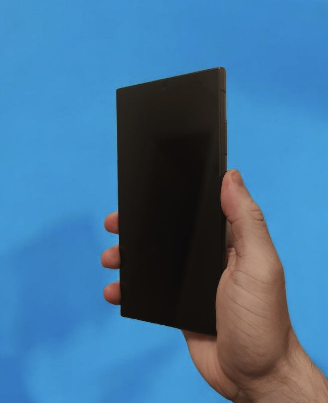 OnePlus Nord 3 Privacy panssarikalvo – estää sivullisten katseet, näkymä suojattu sivusta.