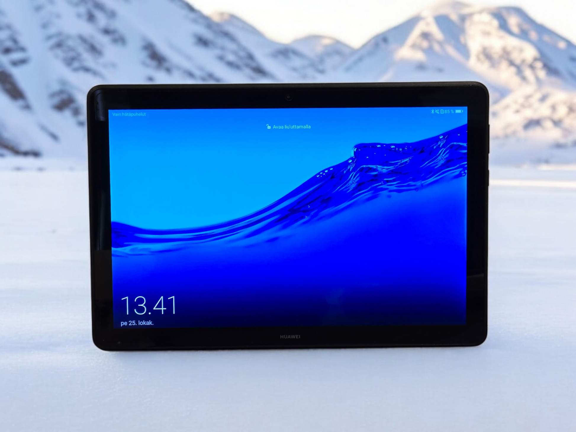 Samsung Tab -tabletti, jossa Arctic Shield hydrogeelikalvo asennettuna