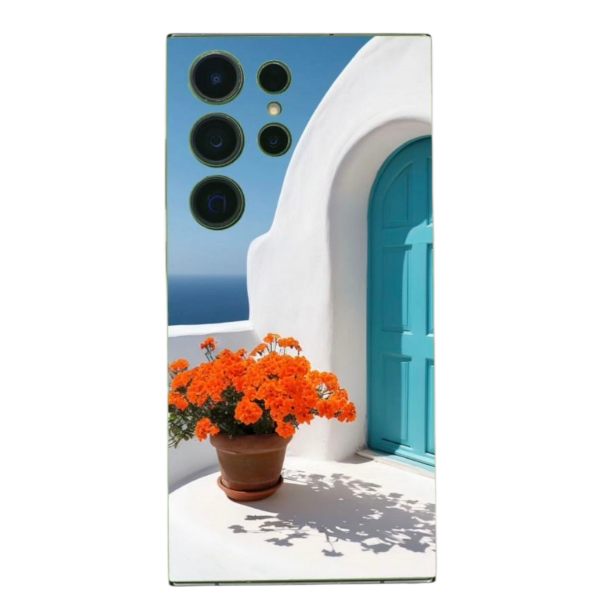 Takakalvo – valkoinen kiviseinä ja kirkkaan sininen ovi kukilla