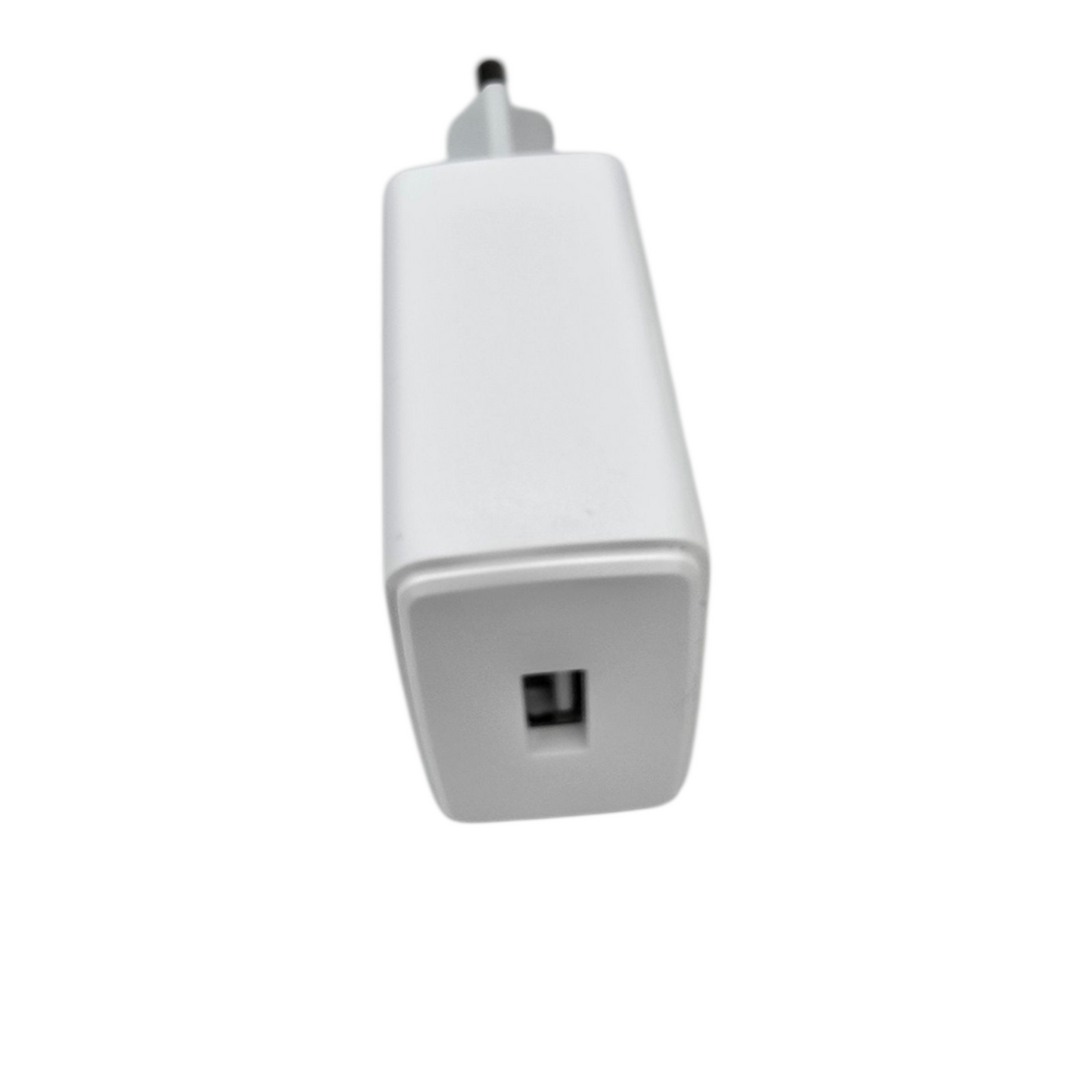 Laturin USB-liitäntä suoraan edestä