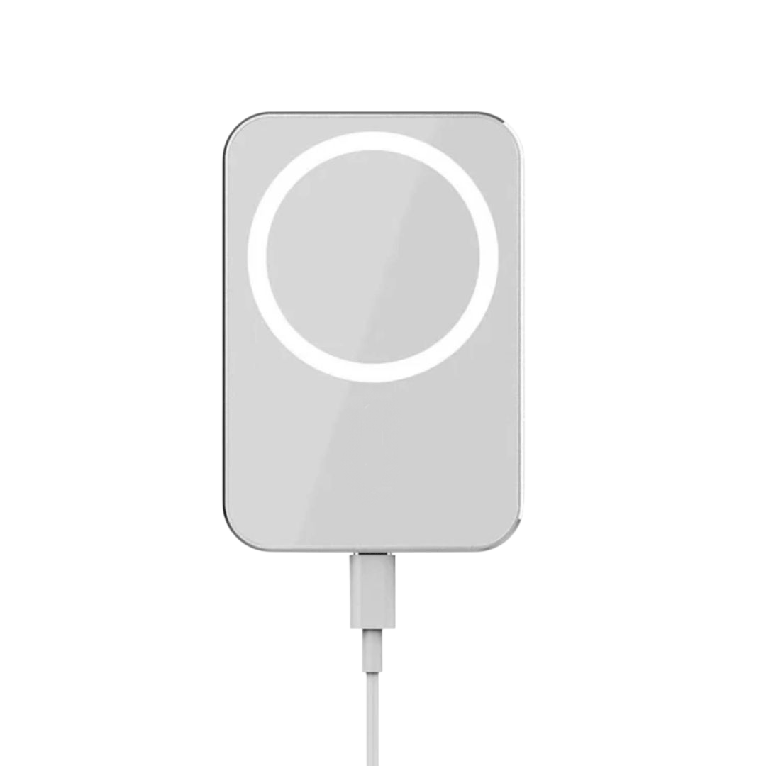 Valkoinen 15W langaton autolaturi metallirenkaalla – pakkauksessa mukana USB-C kaapeli