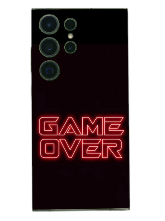 BackSkin Game Over Neon – musta tausta ja punainen neonteksti puhelimen takakalvossa