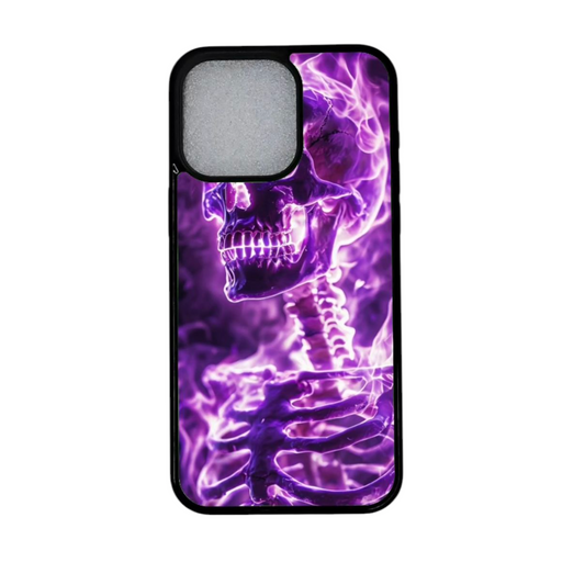 iPhone 12 Pro suojakuori violettia liekkiä ja kallokuviota edestä (etukuva)