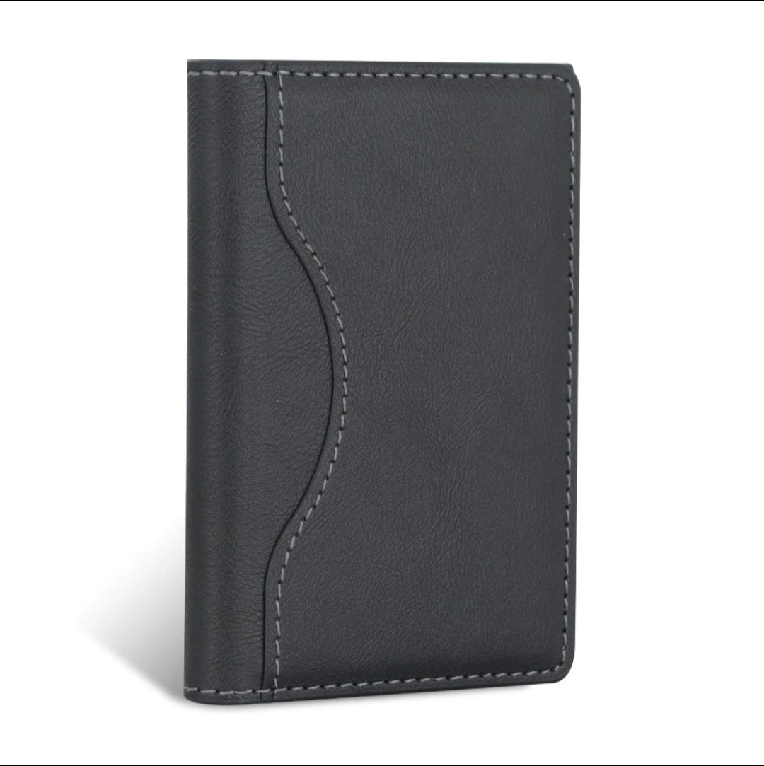 MagSafe lompakko suljettuna – musta PU-nahka