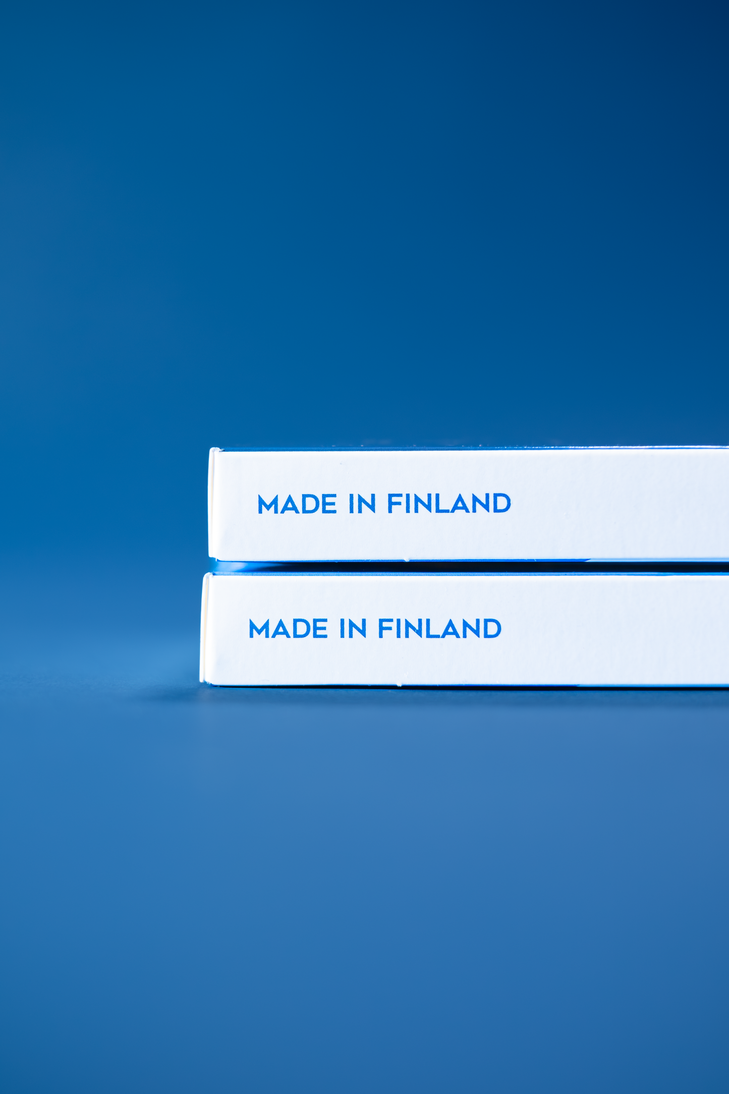 OnePlus 9 panssarikalvo valmistettu Suomessa – Arctic Shield Frost mattapinta kirkkaalla suojalla.